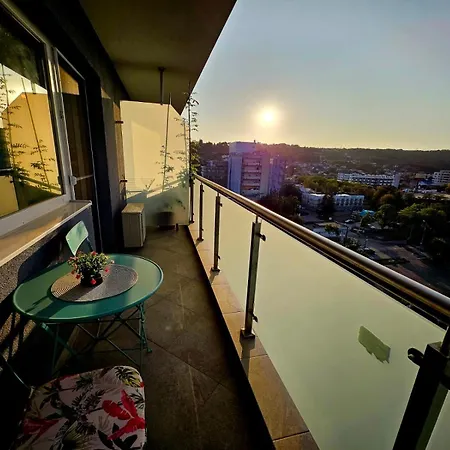 Rainbow Apartment Pink - Free Parking- Zona Spital Recuperare Iasi Exterior photo