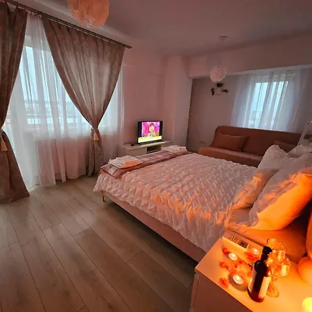 Rainbow Apartment Pink - Free Parking- Zona Spital Recuperare Iasi Exterior photo