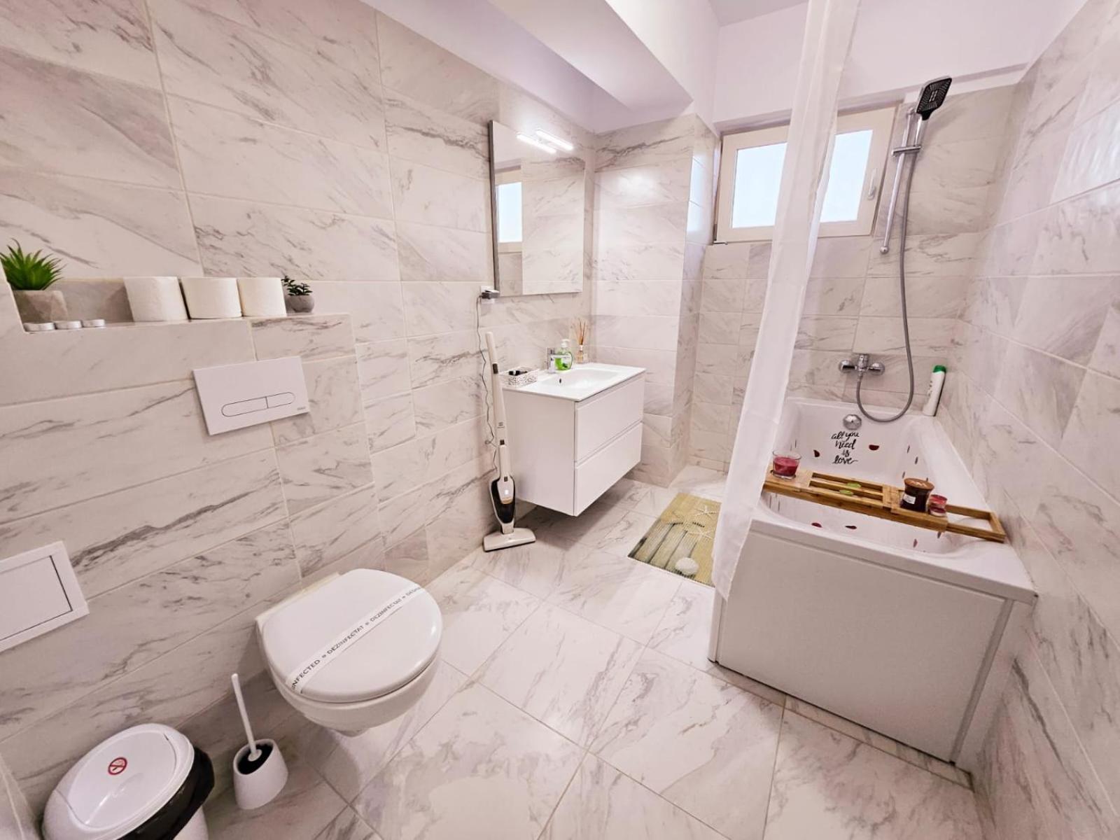 Rainbow Pink - Free Parking- Zona Spital Recuperare Apartment *